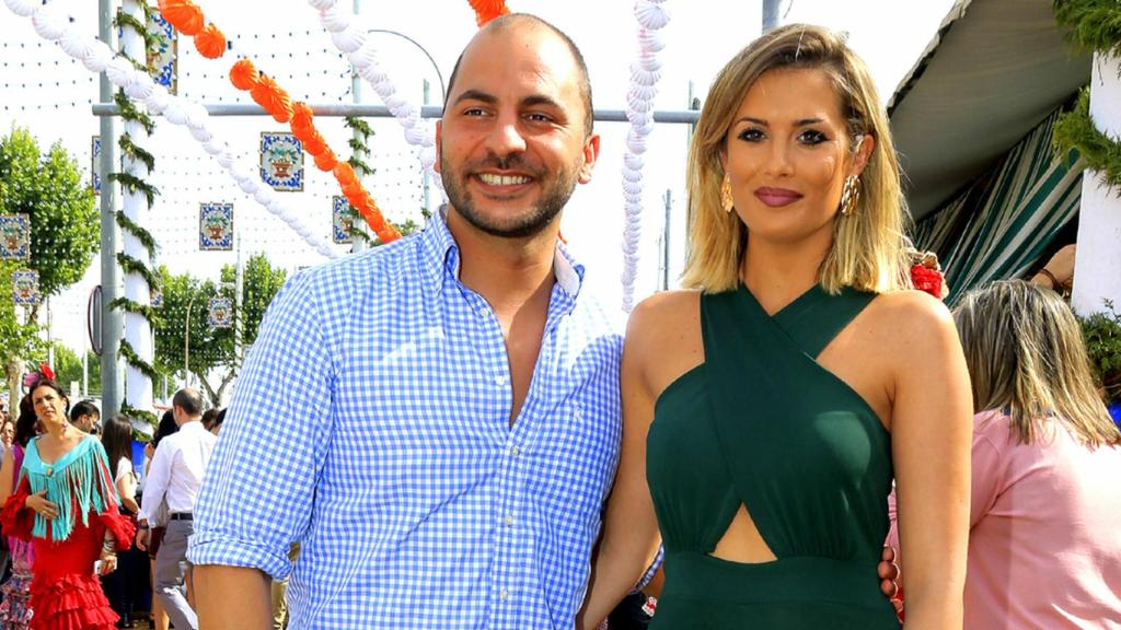 Antonio Tejado y Candela Acevedo en el Real de la Feria de Sevilla.