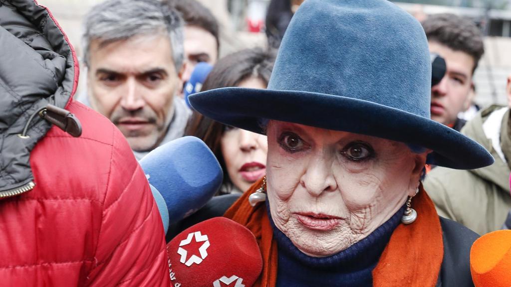 Lucía Bosé fue acusada de apropiarse de un dibujo que Pablo Ruiz Picasso regaló a su exempleada del hogar.