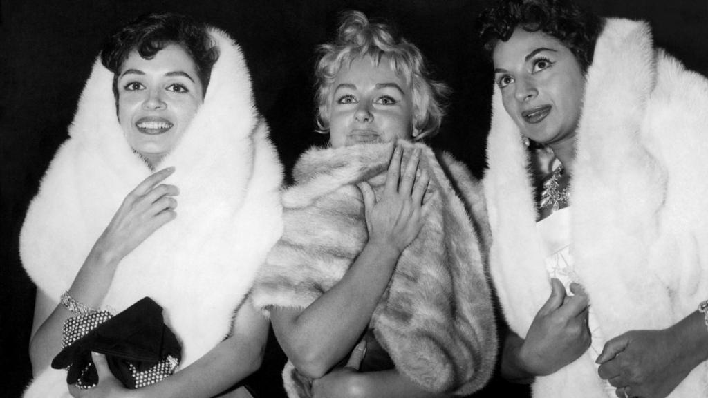 Fotografía de la época en plena calle.