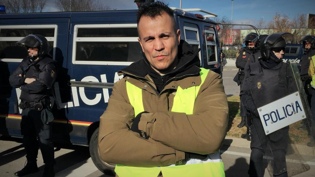 Nacho Castillo, más conocido como Peseto Loco, a las puertas de Ifema, en Madrid.