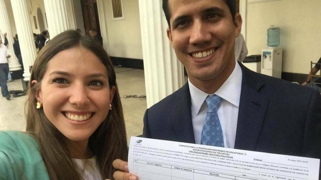 Fabiana Rosales y su marido, Juan Guaidó.