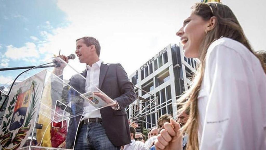 Fabiana Rosales junto a su marido, Juan Guaidó.