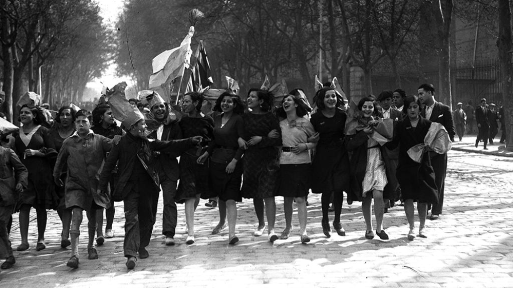 El pueblo de Madrid acoge con entusiasmo la proclamación de la Segunda República.