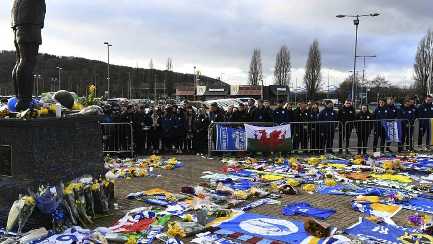 Homenaje a Emiliano Sala desde Cardiff. Foto: Twitter. (@CardiffCityFC)