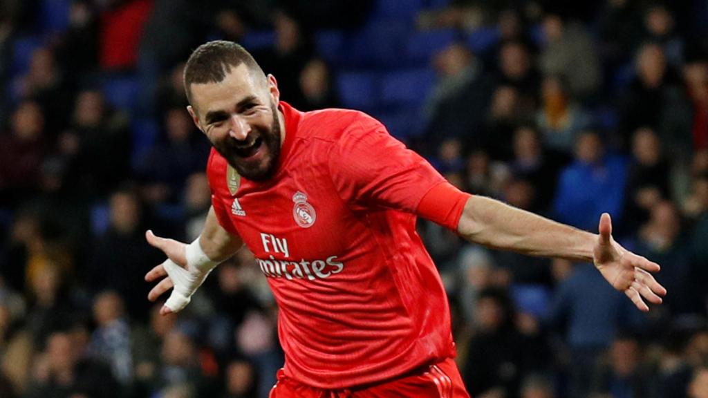 Benzema celebra su gol ante el Espanyol