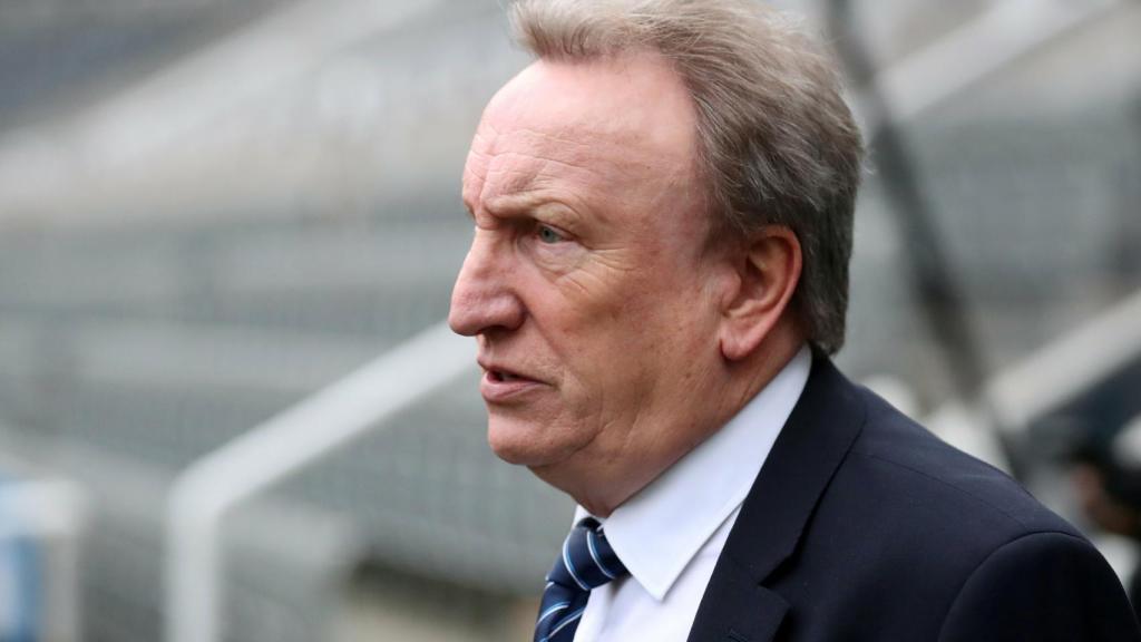 Neil Warnock, entrenador del Cardiff
