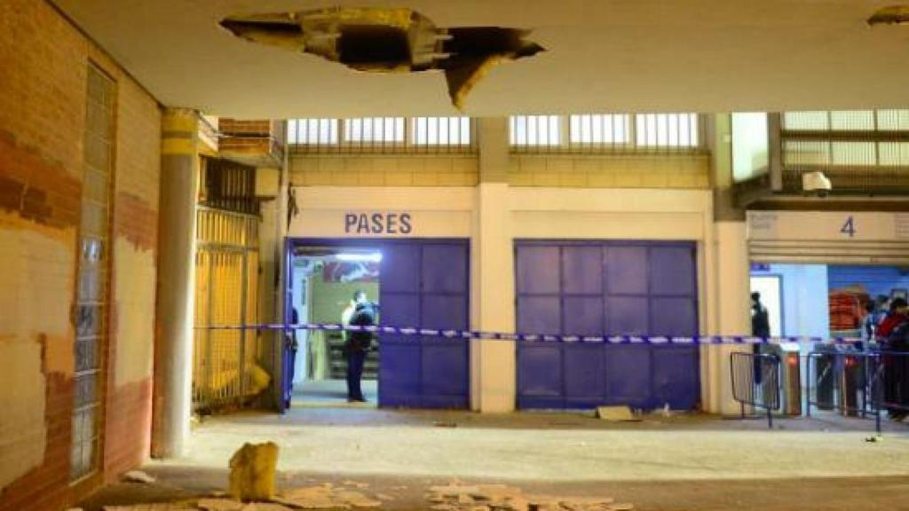 Derrumbe en el edificio contiguo a La Romareda. Foto: Twitter (@RealZaragoza)