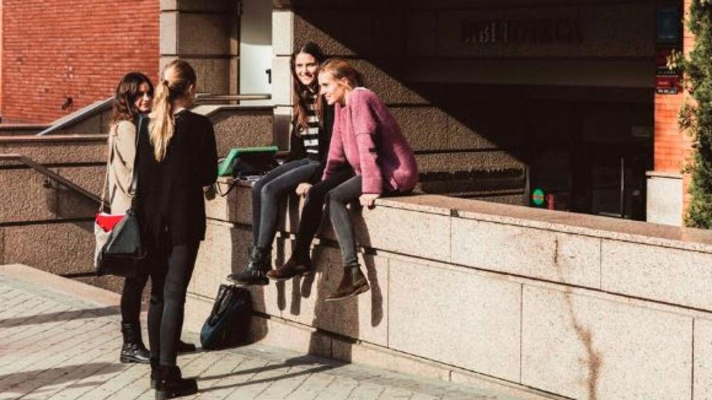 Alumnas de la Universidad CEU San Pablo.