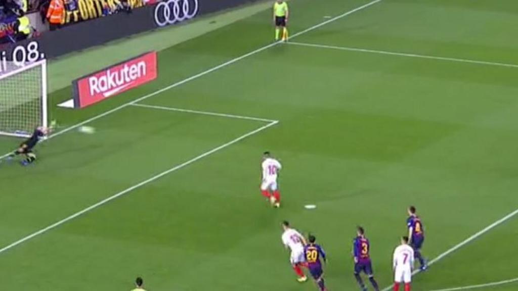 El penalti errado por Banega. Foto: Twitter. (@elchiringuitotv)