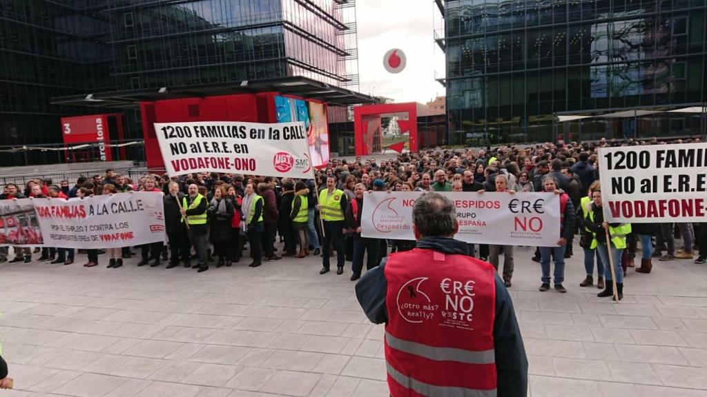 La plantilla de Vodafone concentrada en la sede central de Madrid.