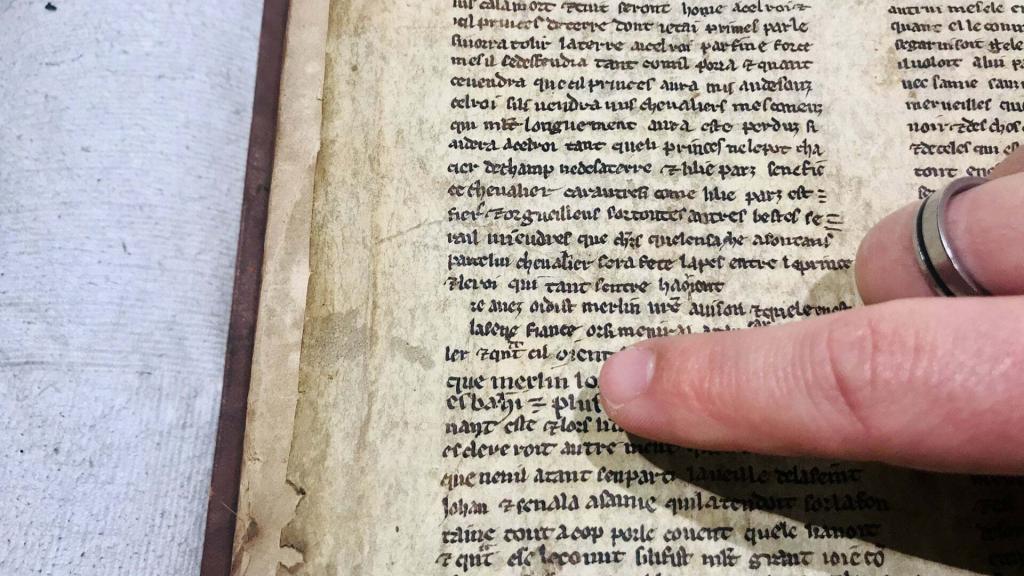 Uno de los pergaminos encontrados.