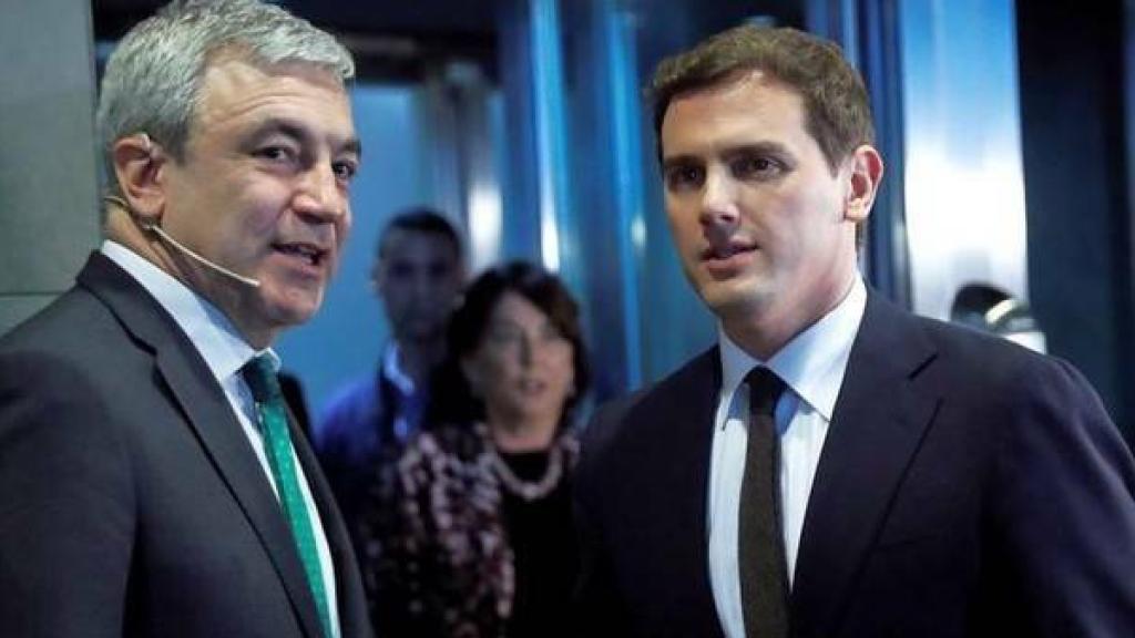 Luis Garicano, candidato a las europeas, junto a Albert Rivera.