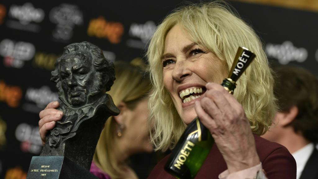 Susi Sánchez, con su premio.