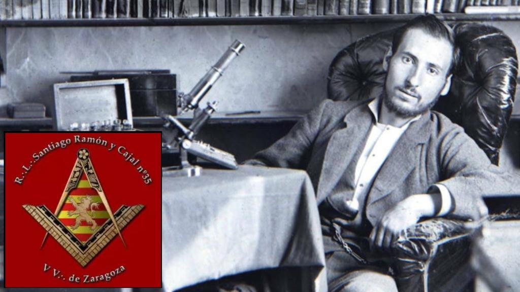 Ramón y Cajal en Zaragoza en 1876, junto al emblema de la Logia que lleva su nombre. Wikimedia commons / jralonso.es.