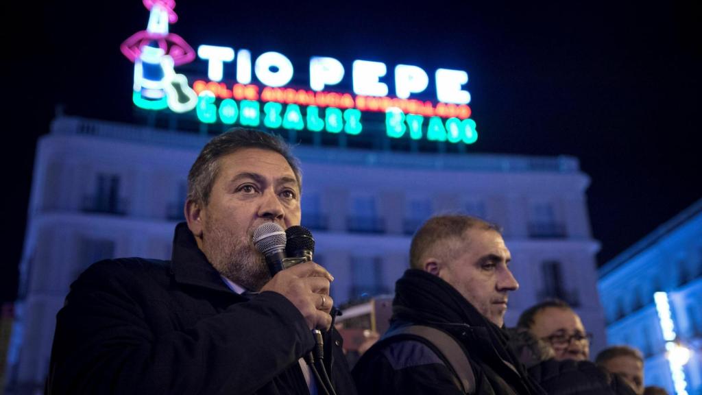 Julio Sanz, presidente de la Federación Profesional del Taxi de Madrid en la asamblea del lunes.