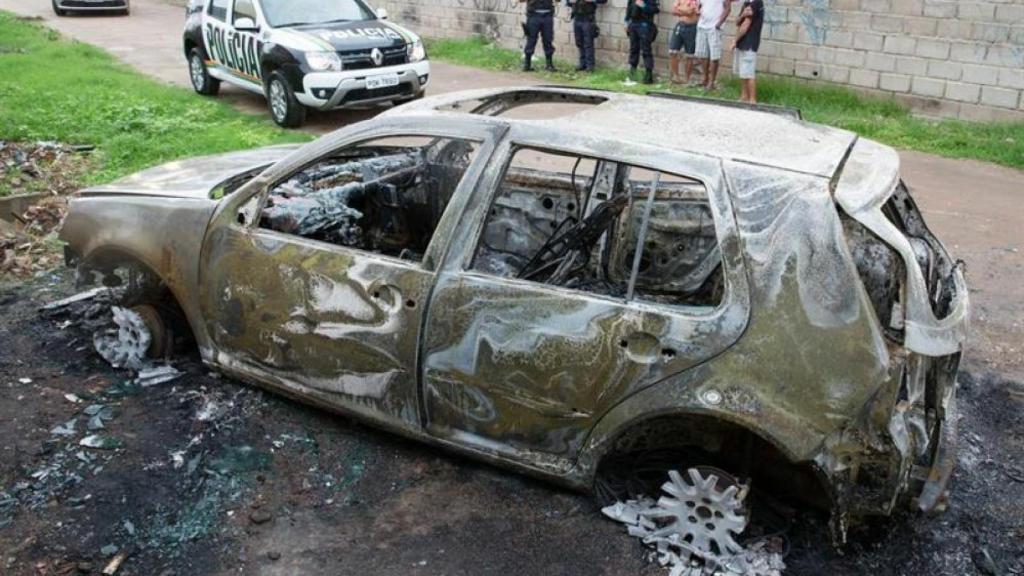 Coche quemado.