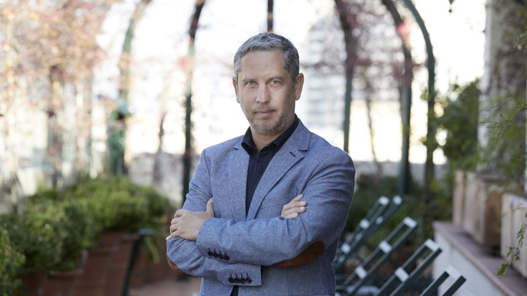 El escritor argentino Guillermo Martínez.