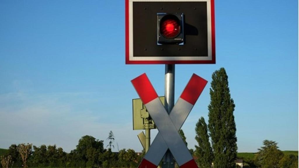 paso nivel tren semaforo