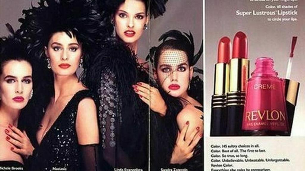 Nastasia Urbano -la segunda por la derecha- junto a Linda Evangelista en una campaña de Revlon.