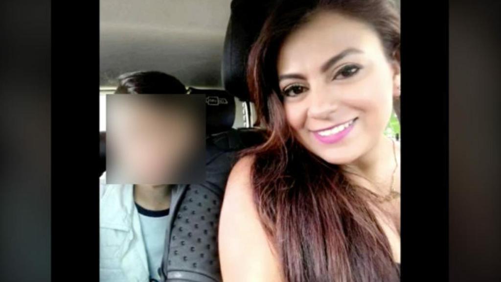 En la imagen, Jessy Paola junto a su hijo de 10 años.