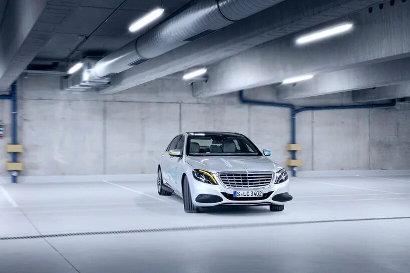 Coche sin conductor mercedes 6