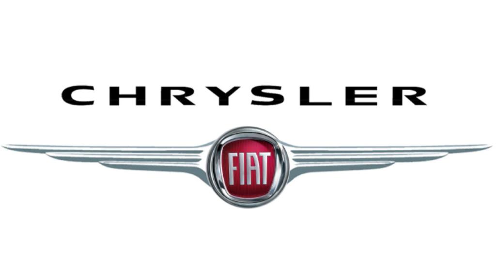 Los logos de Fiat y Chrysler en una imagen de archivo