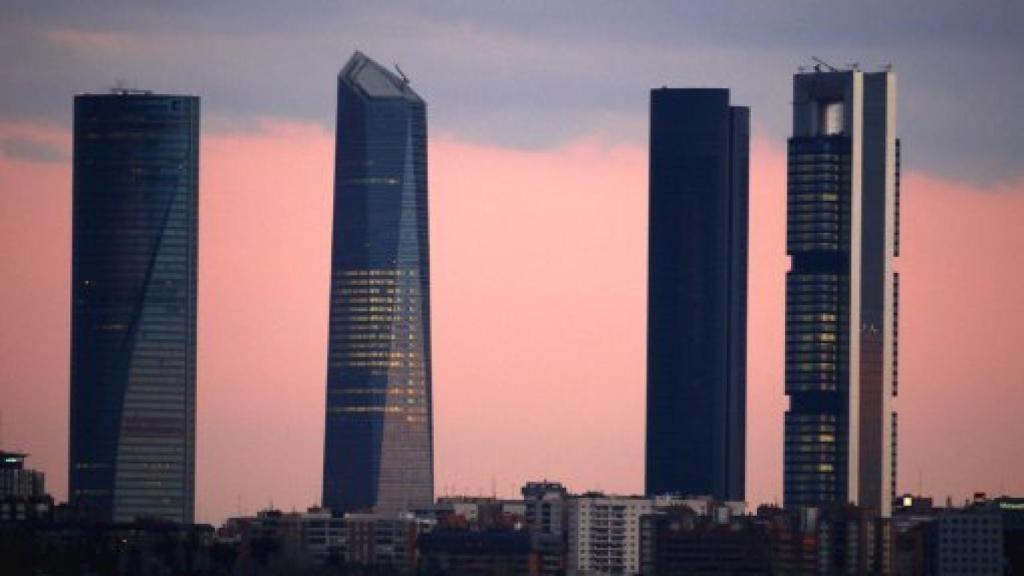 Image: Entre el imperio y la globalización