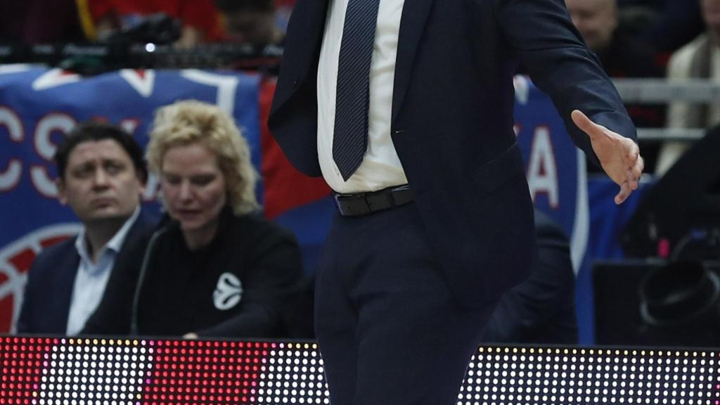 Pablo Laso lanza órdenes desesperado a sus jugadores