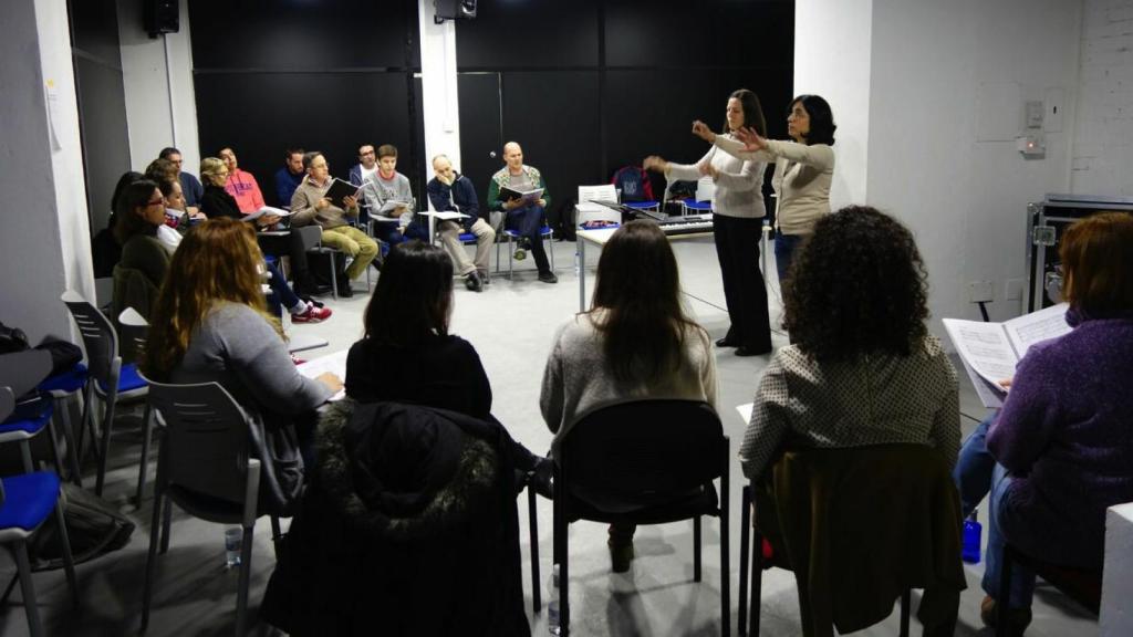 Nuria Fernández Herranz, durante una clase de gesto de dirección en el curso de la Universidad Carlos III.