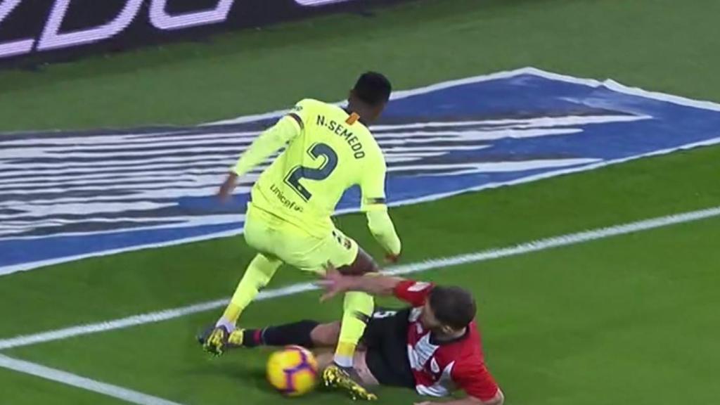 Yeray intenta cortar la internada de Semedo