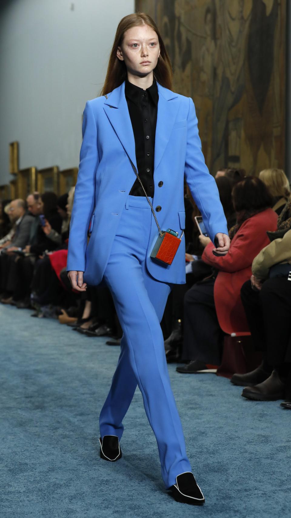 Traje de chaqueta de Carolina Herrera.