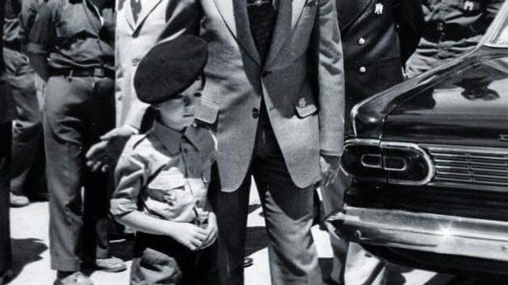 Utrera-Molina padre junto a su hijo.