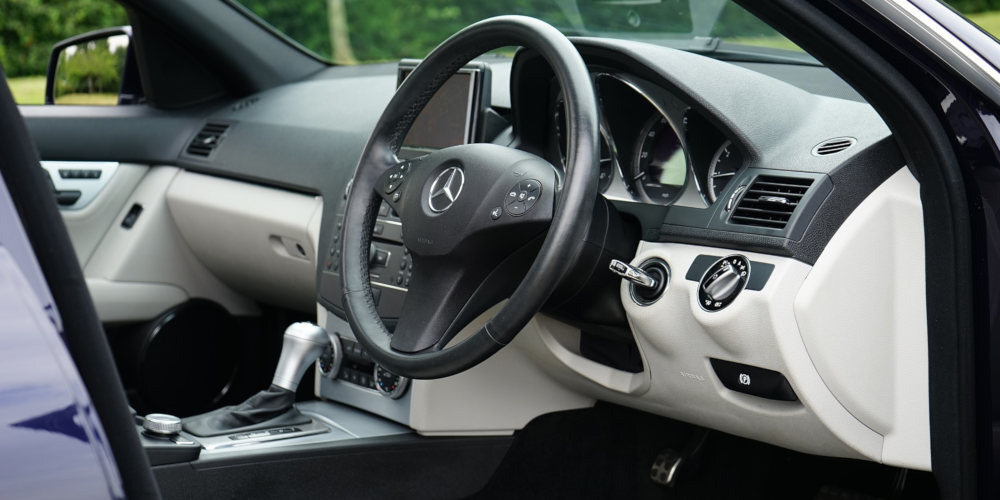 coche interior volante