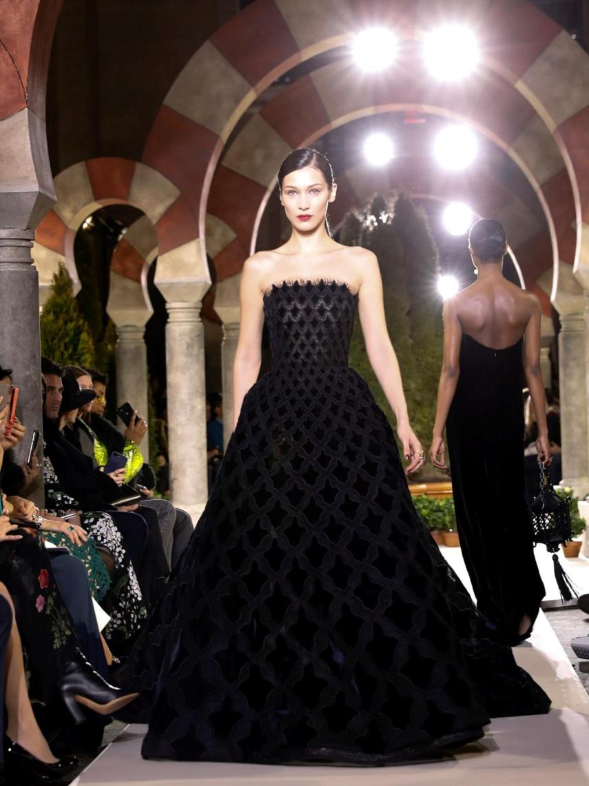 Bella Hadid en el desfile.