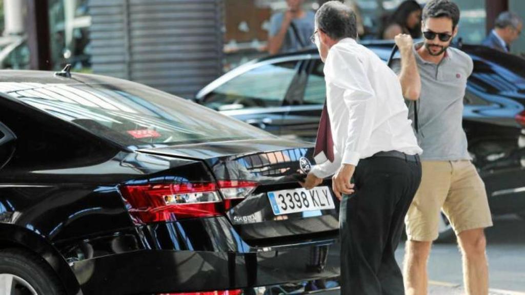 Un conductor de VTC trabaja en Madrid.