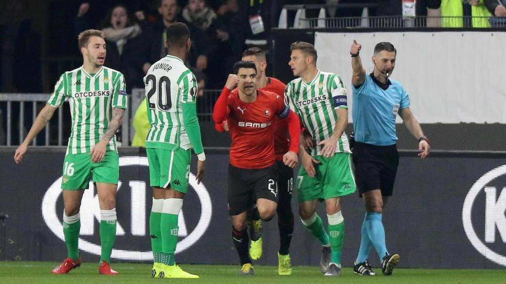 Benjamin Andre, del Rennes, celebra un gol ante el Betis durante el partido de Europa League