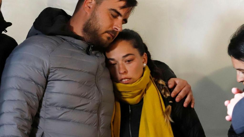 Los padres de Julen en una de las largas jornadas de rescate del niño.