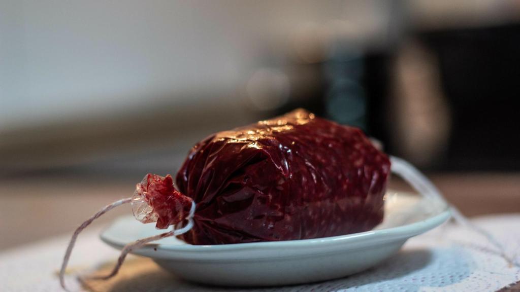 El paso siguiente es meter la mezcla dentro del plástico de poliamida