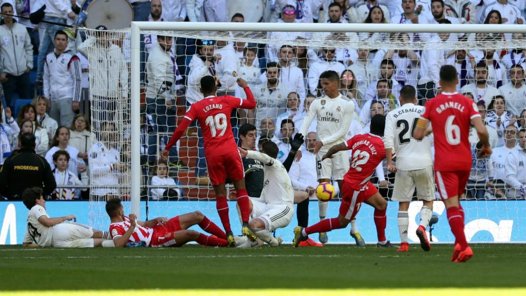 El árbitro pita mano de Sergio Ramos en el Real Madrid - Girona