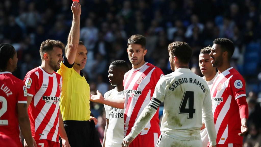 Cuadra Fernández expulsa a Sergio Ramos