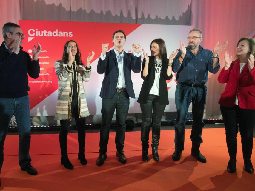 Albert Rivera junto a José Manuel Villegas, Inés Arrimadas, Lorena Roldán, Juan Carlos Girauta y Carina Mejías.