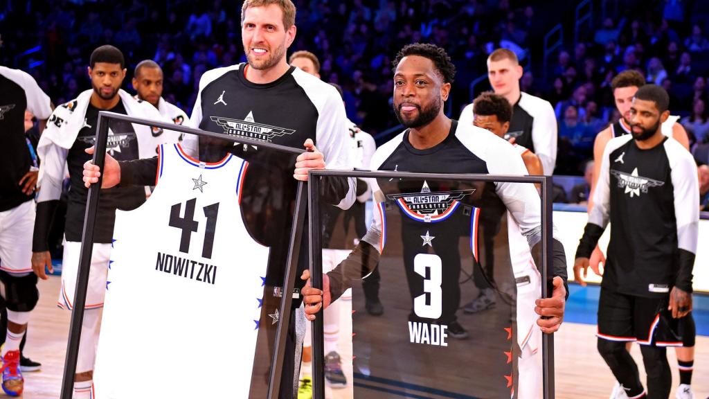 El homenaje a Nowitzki y Wade durante el Partido de las Estrellas