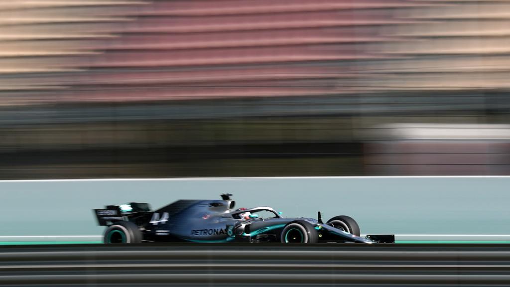 Lewis Hamilton, de la escudería Mercedes, durante los tests de Barcelona de Fórmula 1