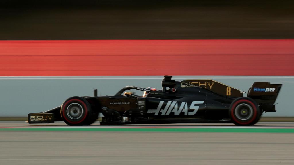 Romain Grosjean, de la escudería Haas, durante los tests de Barcelona de Fórmula 1