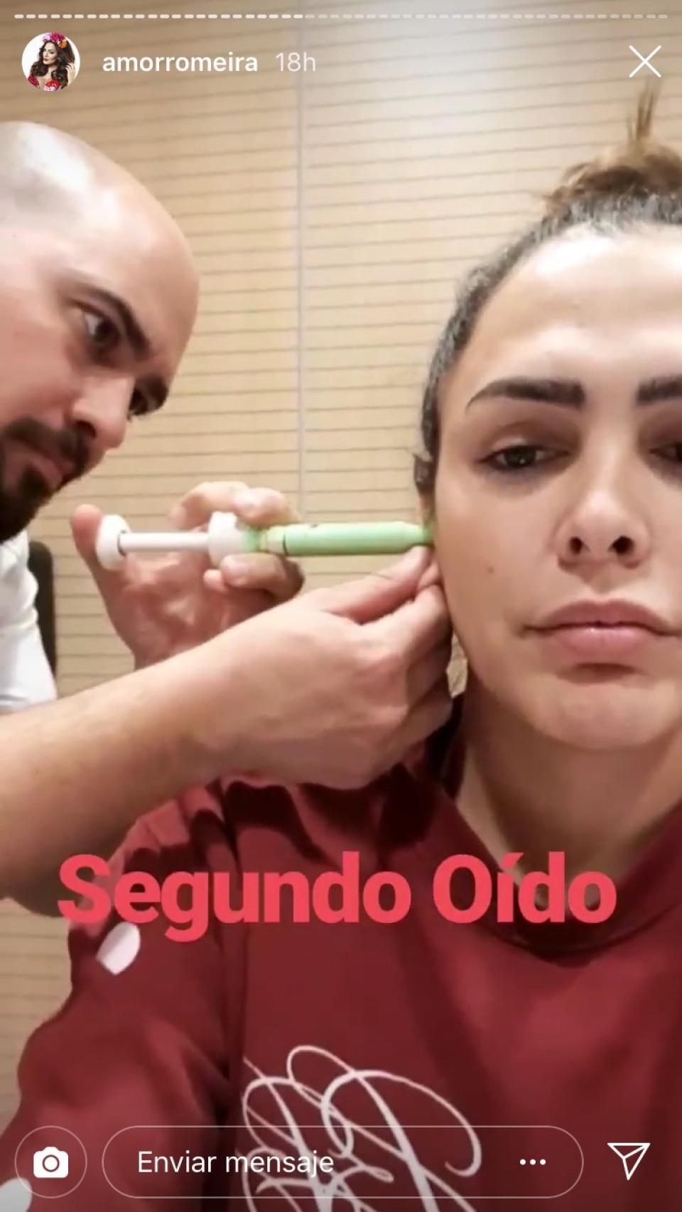 Amor Romeira en la clínica donde le están preparando sus audífonos.