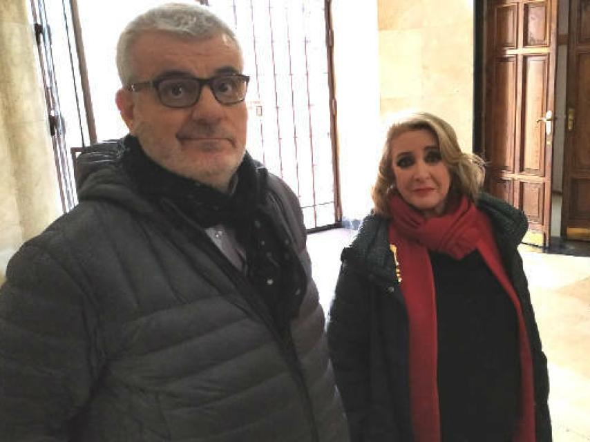 Millán junto a Esther Esteban durante un momento de su entrevista.