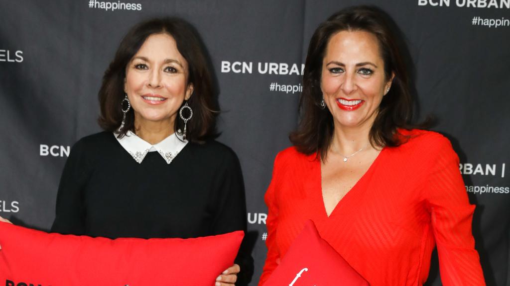 Isabel Gemio y Elena Batista en el acto.