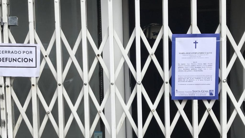 Imagen de un establecimiento en Benavides por la muerte de María Jesús.