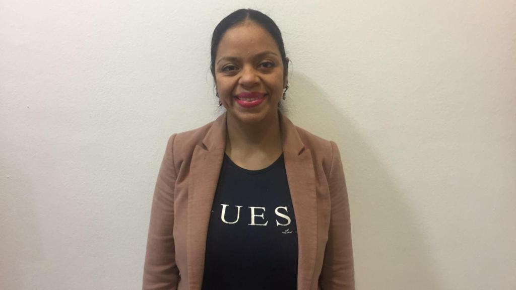 Carolina lleva 5 años regentando una tienda de telefonía en Terrassa