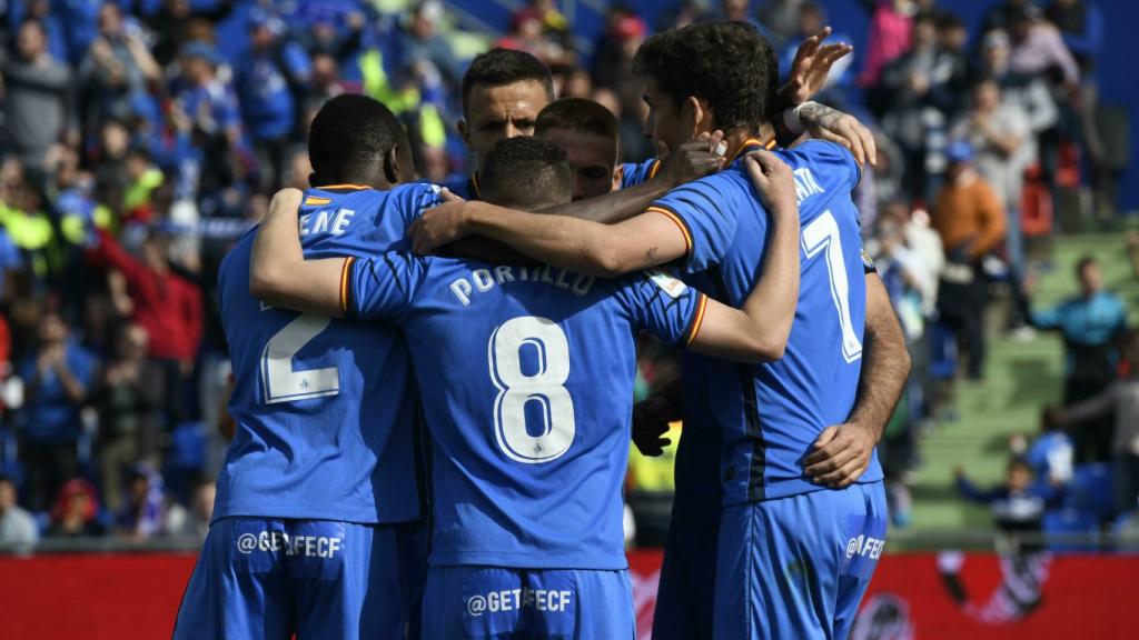 Los jugadores del Getafe celebran uno de los goles